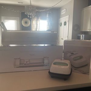COPY - Cricut X Martha Stewart bundle with Easy Press 2, tools, Vinyls, etc. Li…